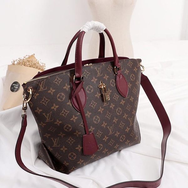 fast delivery womens bag designer luxury sac bandouli ère ladies shoulder bag large capacity crossbody handbags leather totes messenger bags
fast delivery womens bag designer luxury sac bandouli ère ladies shoulder bag large capacity crossbody handbags leather totes messenger bags