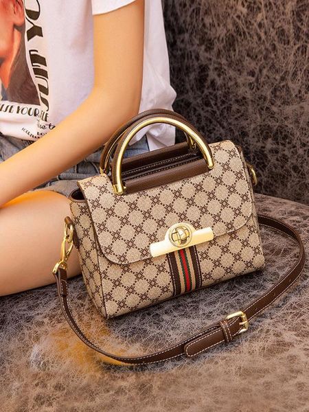звезда тавро tote сумка женщина больших емкости crossbody сумка отдых путешествие плечевой 2020 французского стиль коммуникатор
звезда тавро tote сумка женщина больших емкости crossbody сумка отдых путешествие плечевой 2020 французского стиль коммуникатор