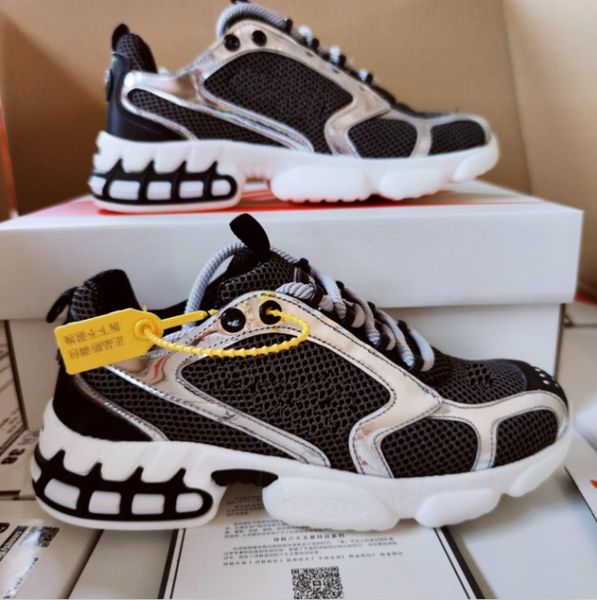 нового спиридон caged стиль холст дизайнер обувь тренер женщины мужчина mesh случайную обувь платформа беговая обувь буферных кроссовки, Black 
нового спиридон caged стиль холст дизайнер обувь тренер женщины мужчина mesh случайную обувь платформа беговая обувь буферных кроссовки, Black