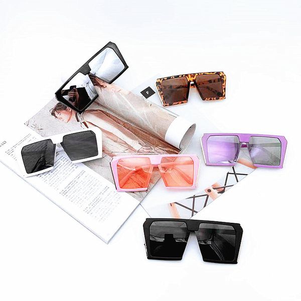 2020 new sunglasses trend multi-color colorful street shooting personality wild big frame frame women's sunglasses anti-uv400, White;black
2020 new sunglasses trend multi-color colorful street shooting personality wild big frame frame women's sunglasses anti-uv400, White;black