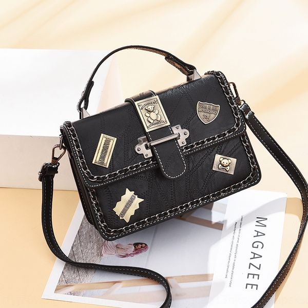 women's shoulder small square autumn classic fashion small square bag portable shoulder bag fashion all-match
women's shoulder small square autumn classic fashion small square bag portable shoulder bag fashion all-match