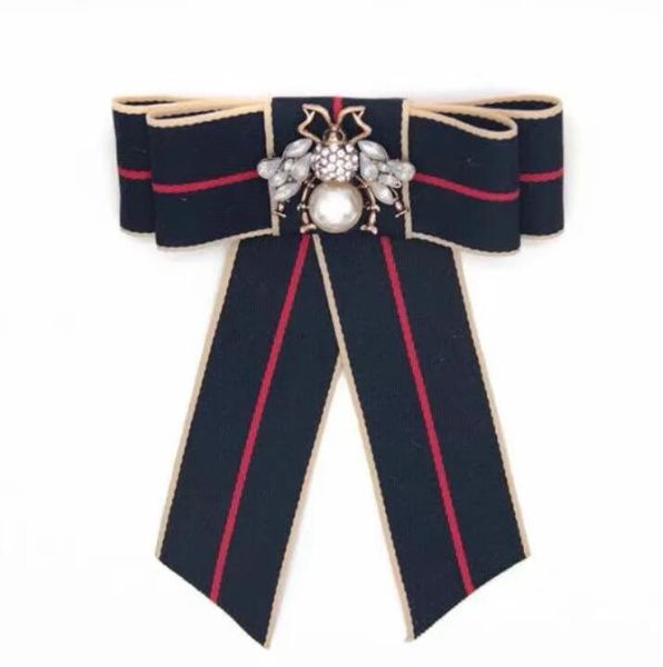 2020 luxury designer exquisite double letter brooch for women statement brand fashion brooches pins accessories jewelry gift 8412, Gray
2020 luxury designer exquisite double letter brooch for women statement brand fashion brooches pins accessories jewelry gift 8412, Gray