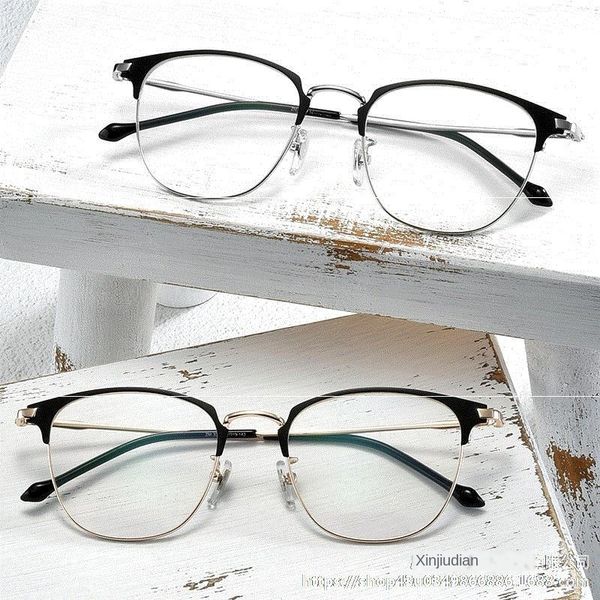 anti-blue light can be matched myopia men's glasses glasses with degree of radiation protection with eye discoloration plain fatigue 
anti-blue light can be matched myopia men's glasses glasses with degree of radiation protection with eye discoloration plain fatigue