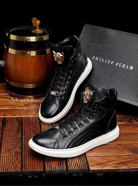 2020e luxury high-end leather embroidered printed high-casual men's short boots, high-end fashion wild lace-up outdoor sports shoes, Black
2020e luxury high-end leather embroidered printed high-casual men's short boots, high-end fashion wild lace-up outdoor sports shoes, Black