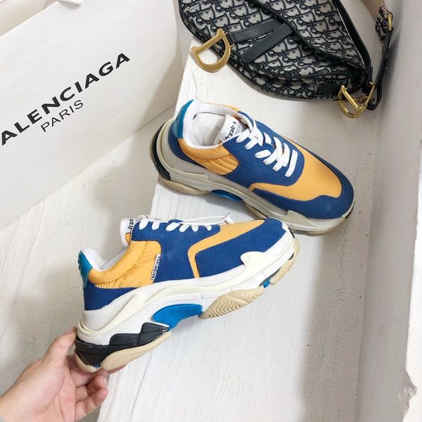 2020 new se men and women triple s sneakers for couples everyday casual shoes luxury designer high-quality thick-soled breathable sneakers
2020 new se men and women triple s sneakers for couples everyday casual shoes luxury designer high-quality thick-soled breathable sneakers