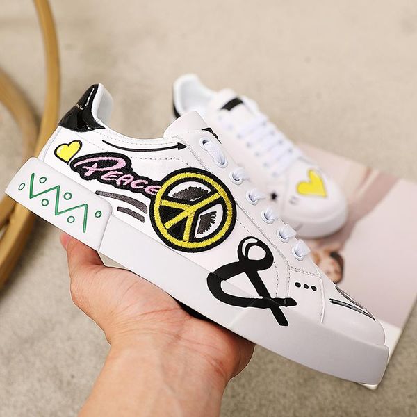 2019a limited edition ladies casual shoes, fashion wild ladies sneakers, original box delivery, size: 36-41
2019a limited edition ladies casual shoes, fashion wild ladies sneakers, original box delivery, size: 36-41