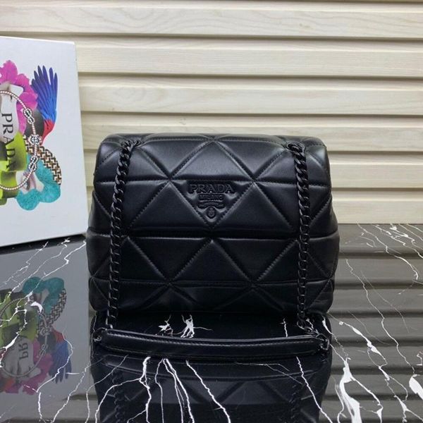 2020r designer ladies luxury shoulder bags handmade luxury shoulder bags made of materials for fast delivery within 10 days, Red;black
2020r designer ladies luxury shoulder bags handmade luxury shoulder bags made of materials for fast delivery within 10 days, Red;black
