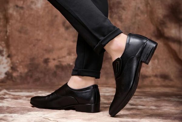 shoes new fashion wedding men pointed toe oxfords man dress leather shoes moccasins formal men shoe zapatos hombre big size39-44, Black
shoes new fashion wedding men pointed toe oxfords man dress leather shoes moccasins formal men shoe zapatos hombre big size39-44, Black