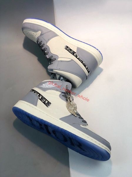 2020 est authentic wolf grey 1s sail pn dust white cn8608-002 men basketball shoes sports xshfbcl sneakers, Black;red
2020 est authentic wolf grey 1s sail pn dust white cn8608-002 men basketball shoes sports xshfbcl sneakers, Black;red