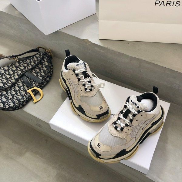 2020bo mens designer shoes running sneakers monogram flowers rubber outsole casual sneakers mens jogging shoelaces original box packaging, Black
2020bo mens designer shoes running sneakers monogram flowers rubber outsole casual sneakers mens jogging shoelaces original box packaging, Black