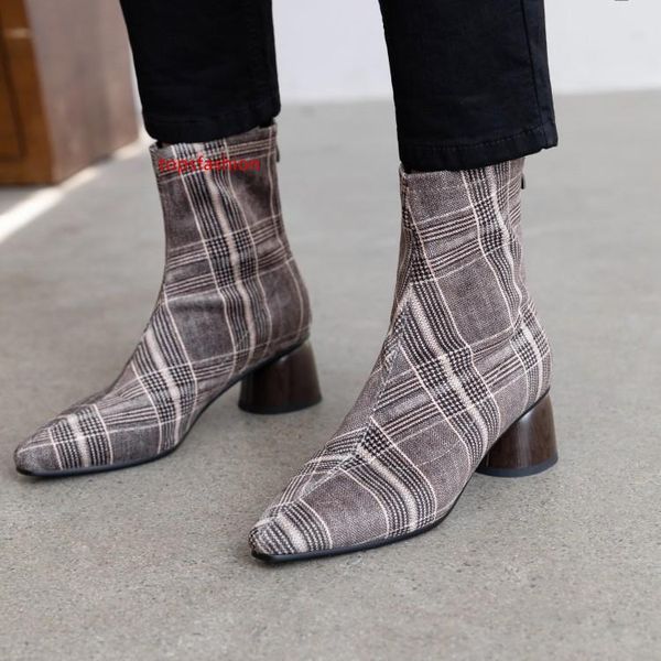runway winter boots women chic plaid cloth ankle boots 04womns pointed toe middle round heels zapatos de mujer back zipper shoes, Black;green
runway winter boots women chic plaid cloth ankle boots 04womns pointed toe middle round heels zapatos de mujer back zipper shoes, Black;green