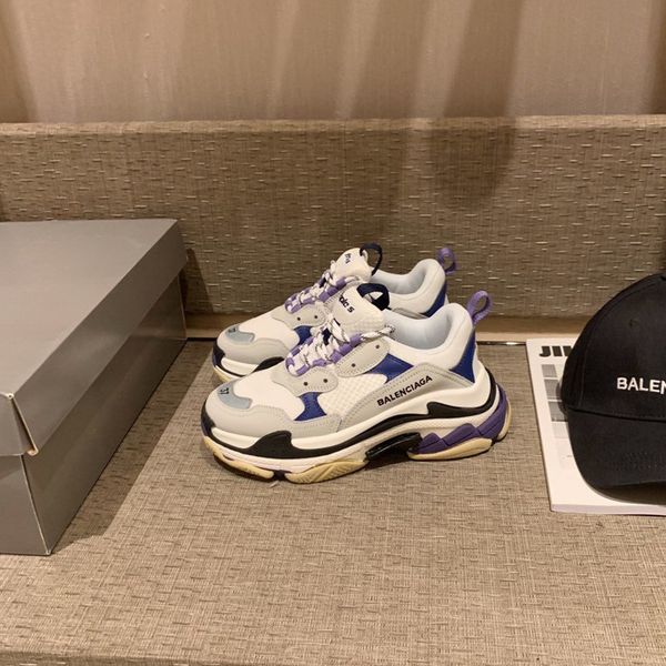 216designer to create casual and comfortable all-match sports shoes, travel shoes outsole non-slip design with original box delivery, Black
216designer to create casual and comfortable all-match sports shoes, travel shoes outsole non-slip design with original box delivery, Black