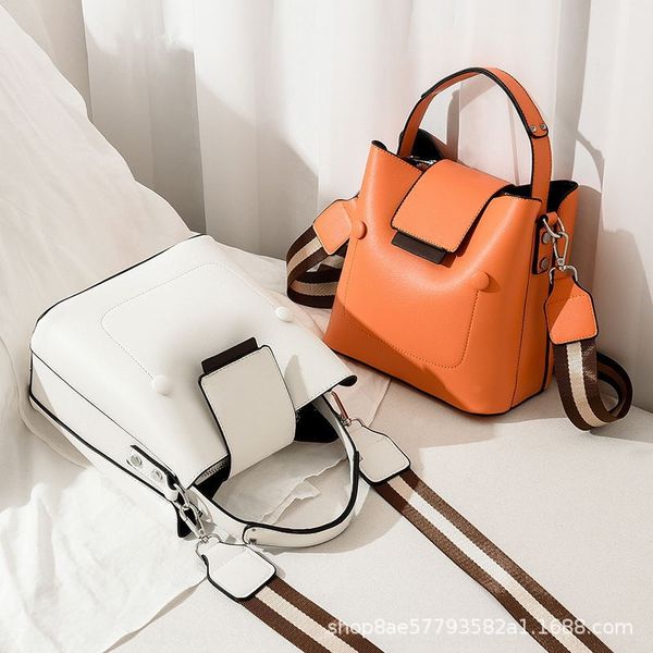 women's female 2020 new korean fashion men's fashion all-match little fairy bucket hand bucket bag hand bag
women's female 2020 new korean fashion men's fashion all-match little fairy bucket hand bucket bag hand bag