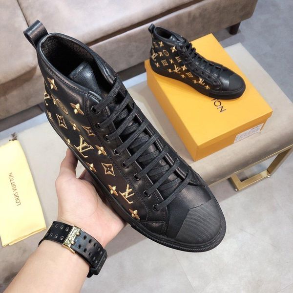 new7 fashion men's boots high to help wild sports shoes casual outdoor leather pattern comfortable travel shoes original box packaging, Black
new7 fashion men's boots high to help wild sports shoes casual outdoor leather pattern comfortable travel shoes original box packaging, Black