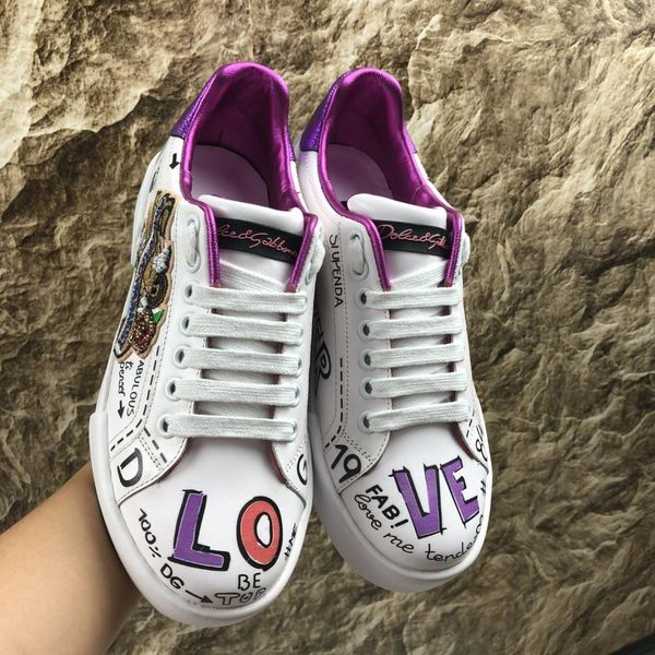 2020q new trend leather casual shoes men and women comfortable sneakers fashion wild party couple shoes, size 35-451, Black
2020q new trend leather casual shoes men and women comfortable sneakers fashion wild party couple shoes, size 35-451, Black