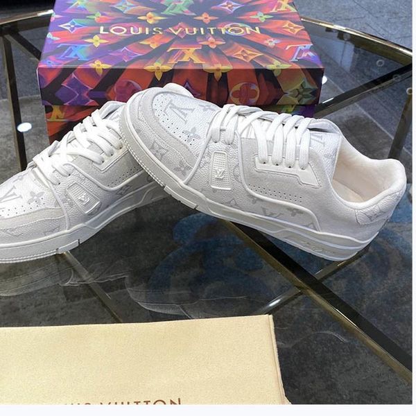 019 the high-quality men's casual sports shoes and outdoor casual shoes of the new brand designer, the original box size is 38-45, Black
019 the high-quality men's casual sports shoes and outdoor casual shoes of the new brand designer, the original box size is 38-45, Black