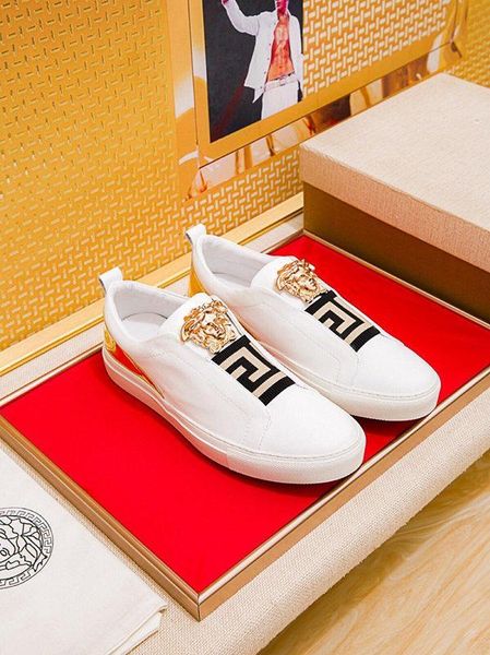 2020e young luxury design printed embroidery stitching men's low-lace-up casual shoes, high-quality fashionable wild sports shoes, Black
2020e young luxury design printed embroidery stitching men's low-lace-up casual shoes, high-quality fashionable wild sports shoes, Black