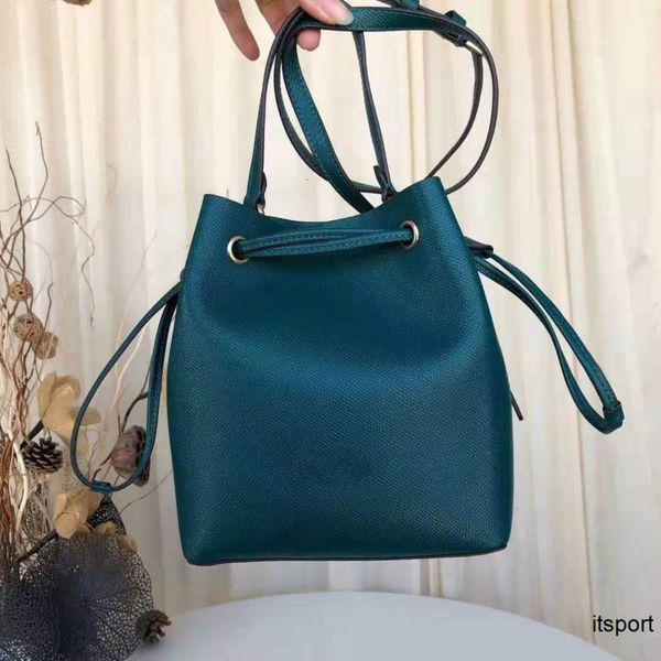 designer luxury women bucket shoulder bag classic lady solid color crossbody bags drawstring hand shoulder bag travel holiday bucket bags
designer luxury women bucket shoulder bag classic lady solid color crossbody bags drawstring hand shoulder bag travel holiday bucket bags