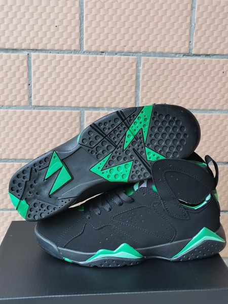 2020 high 7s black green leather breathable shoes outdoor shoes men shoes size 40-47
2020 high 7s black green leather breathable shoes outdoor shoes men shoes size 40-47