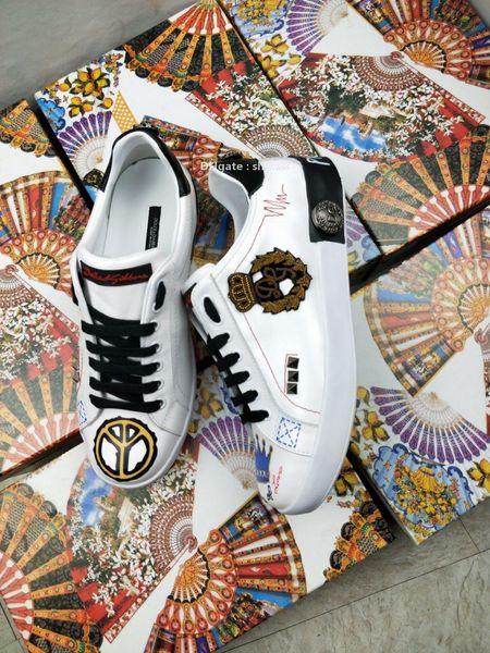 2021-2020r luxury men and women graffiti hand -painted lace -up daily casual sports shoes ,fashionable wild high -end couple banquet shoes, Black
2021-2020r luxury men and women graffiti hand -painted lace -up daily casual sports shoes ,fashionable wild high -end couple banquet shoes, Black