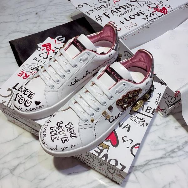 d2020 new trend leather party casual shoes outdoor men and women sports shoes fashion graffiti wild couple shoes, size 35-451, Black
d2020 new trend leather party casual shoes outdoor men and women sports shoes fashion graffiti wild couple shoes, size 35-451, Black