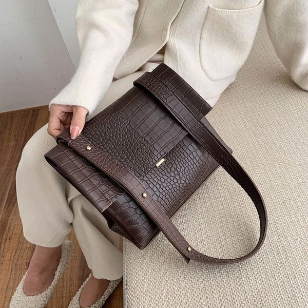 роскошные сумки женские сумки конструктора аллигатор pattern кожа pu дизайнерские сумки lady travel плеча crossbody сумки
роскошные сумки женские сумки конструктора аллигатор pattern кожа pu дизайнерские сумки lady travel плеча crossbody сумки