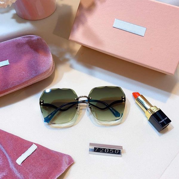 summer womens designer sunglasses woman goggle sunglasses uv400 mm 72050 5 color highly quality with box, White;black
summer womens designer sunglasses woman goggle sunglasses uv400 mm 72050 5 color highly quality with box, White;black