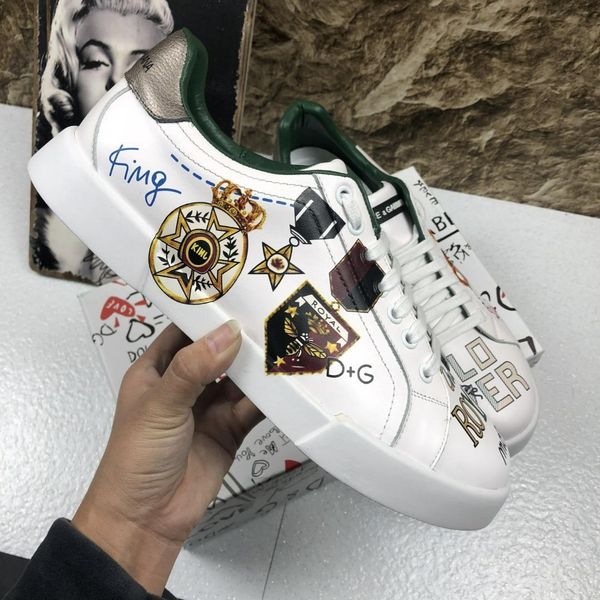 2020b new trend leather casual shoes fashion men and women comfortable sneakers hand-painted doodle wild couple shoes, size 35-451, Black
2020b new trend leather casual shoes fashion men and women comfortable sneakers hand-painted doodle wild couple shoes, size 35-451, Black