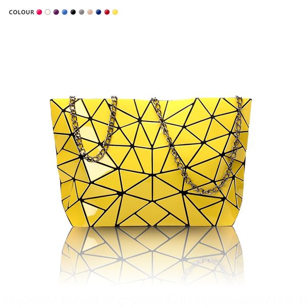 shoulder small square women 2020 new lingge shoulder fashion korean small square bag iron chain messenger bag straight, White
shoulder small square women 2020 new lingge shoulder fashion korean small square bag iron chain messenger bag straight, White