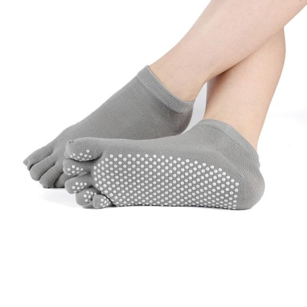 women yoga silicone dots non slip five fingers socks anti slip pilates dance gym ballet sport dance slippers fitness sock, Black
women yoga silicone dots non slip five fingers socks anti slip pilates dance gym ballet sport dance slippers fitness sock, Black