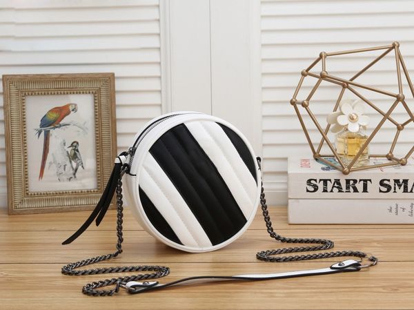 wholesale 2019 designer handbag patent leather handbag shoulder chain bag woman bags genuine leather bag brand wallet clutch bag handbag
wholesale 2019 designer handbag patent leather handbag shoulder chain bag woman bags genuine leather bag brand wallet clutch bag handbag