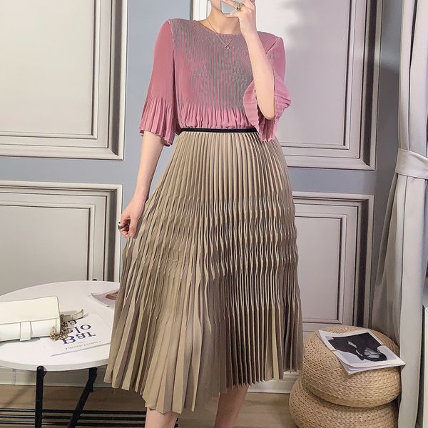 pleated women's 2020 new pleated long skirt fashionable elastic high waist elegant skirt, Black
pleated women's 2020 new pleated long skirt fashionable elastic high waist elegant skirt, Black