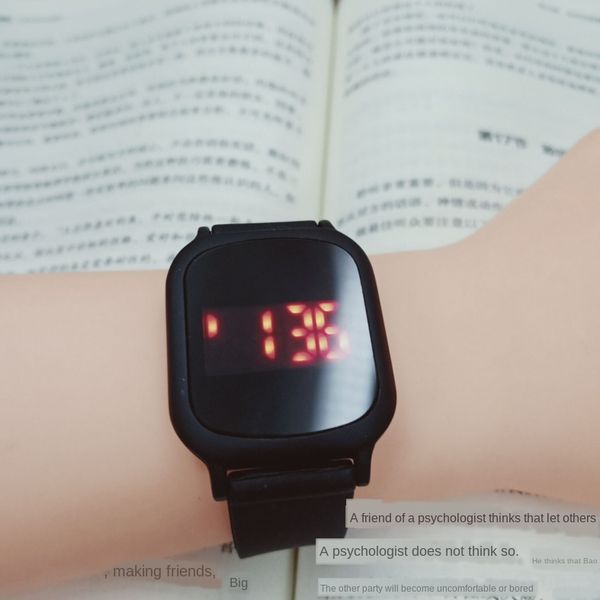 2020 new led electronic touch student fashion personalized metal case silicone strap silicone electronic watch digital square watch, Blue
2020 new led electronic touch student fashion personalized metal case silicone strap silicone electronic watch digital square watch, Blue
