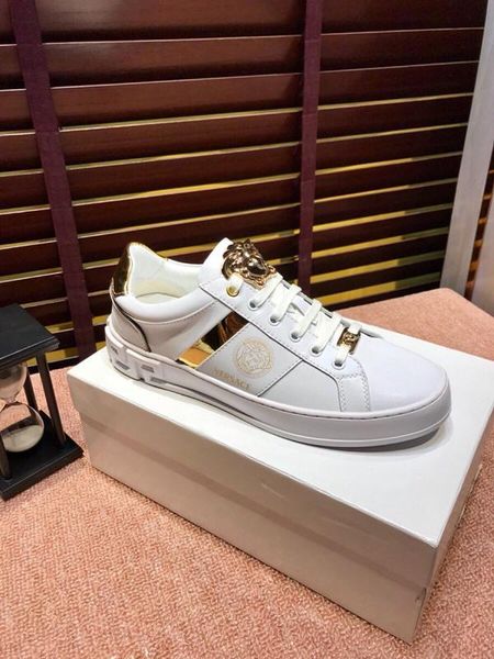 2020d fashion men's embroidered letter casual shoes breathable leather classic sneakers lace-up low-shoes, size: 38-45, Black
2020d fashion men's embroidered letter casual shoes breathable leather classic sneakers lace-up low-shoes, size: 38-45, Black
