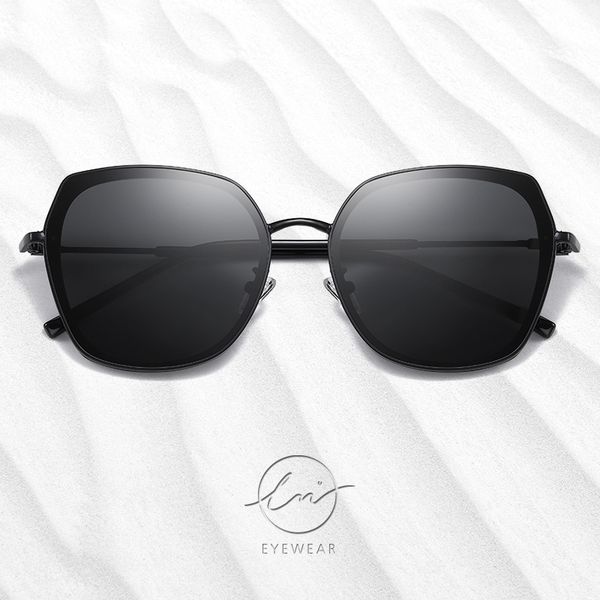 sunglasses lm women 2021 metal frame luxury female designer oversized square for ladies goggle uv400, White;black
sunglasses lm women 2021 metal frame luxury female designer oversized square for ladies goggle uv400, White;black