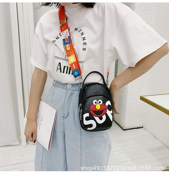 2020 new ins ultra-fire women's summer new fashionable broadband korean all-match small small bag messenger bag
2020 new ins ultra-fire women's summer new fashionable broadband korean all-match small small bag messenger bag