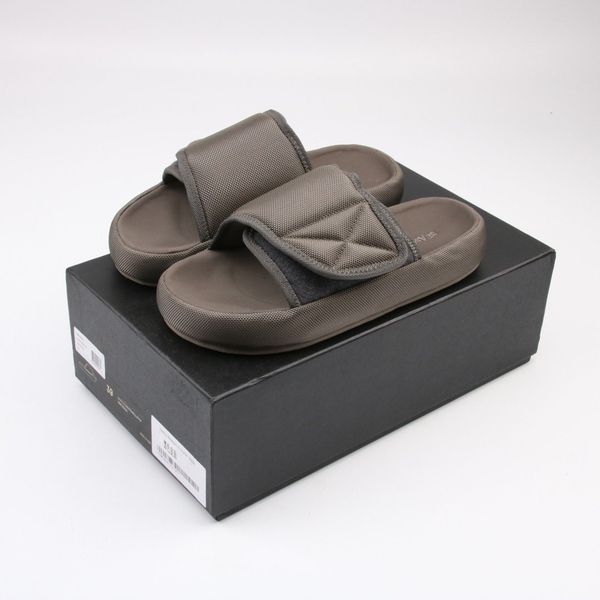 2020 kanye season 6 slides summer men women fashion west season 7 black embroidery waterproof outdoor slippers size 36-45
2020 kanye season 6 slides summer men women fashion west season 7 black embroidery waterproof outdoor slippers size 36-45