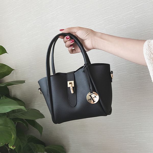 vintage solid composite wing shoulder bag lady soft hasp lock versatile pu leather crossbody bags for women handle handbag
vintage solid composite wing shoulder bag lady soft hasp lock versatile pu leather crossbody bags for women handle handbag