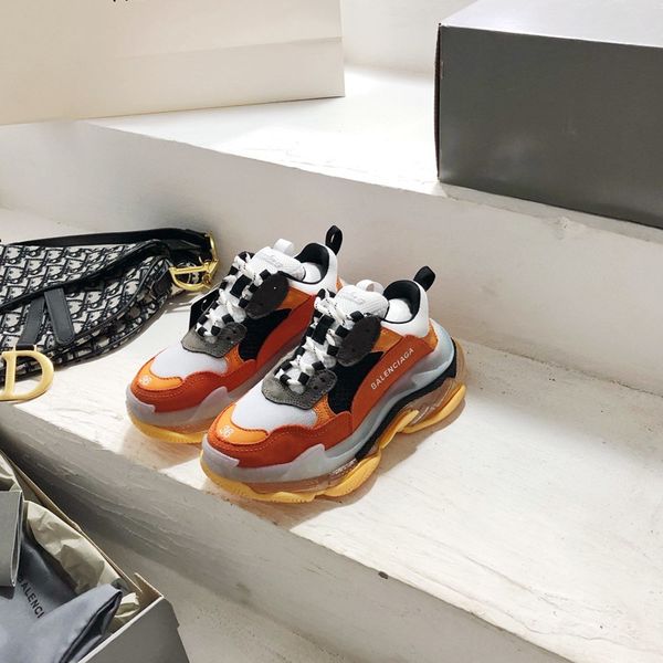 2020qo designer to create casual and comfortable all-match sports shoes, travel shoes outsole non-slip design with original box delivery, Black
2020qo designer to create casual and comfortable all-match sports shoes, travel shoes outsole non-slip design with original box delivery, Black
