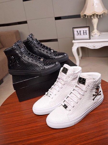 2019 male leisure shoes new true leather flat breathable casual outdoor sports xshfbcl, Black;red
2019 male leisure shoes new true leather flat breathable casual outdoor sports xshfbcl, Black;red