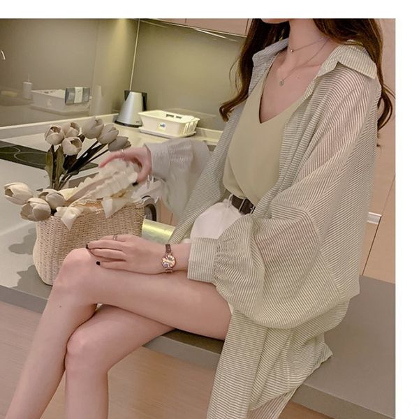 2020 new fashion coat mid-length striped shirt women's design niche long sleeve sun-proof shirt thin coat, White
2020 new fashion coat mid-length striped shirt women's design niche long sleeve sun-proof shirt thin coat, White