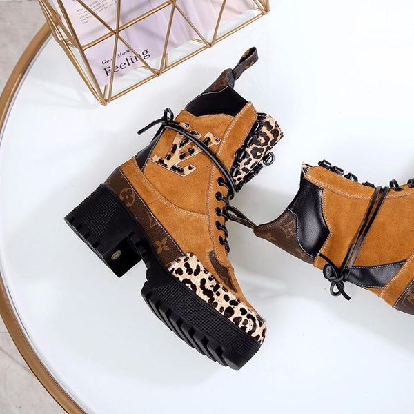 winter women fashion platform ankle boots lace -up martin boots snow shoes warm 2020 laureate platform desert boot chaussures de femme l, Black
winter women fashion platform ankle boots lace -up martin boots snow shoes warm 2020 laureate platform desert boot chaussures de femme l, Black