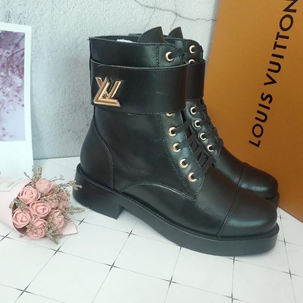 2020 printed stripes short boots hook loop leather womens motorcycle boots,fashion personality wild womens martin boots size 35-42 00068, Black
2020 printed stripes short boots hook loop leather womens motorcycle boots,fashion personality wild womens martin boots size 35-42 00068, Black
