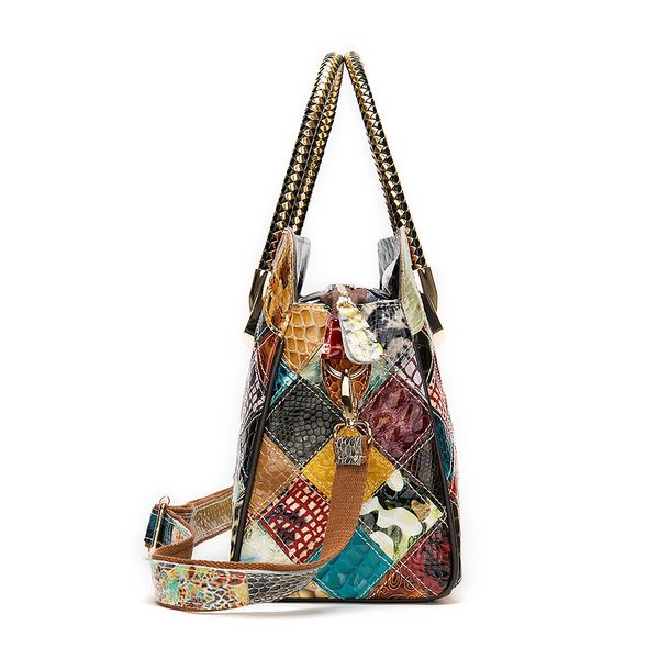 2020 street fashion cool leather women's bag stitching killer bag fashion one shoulder color stitching handbag personality trend
2020 street fashion cool leather women's bag stitching killer bag fashion one shoulder color stitching handbag personality trend