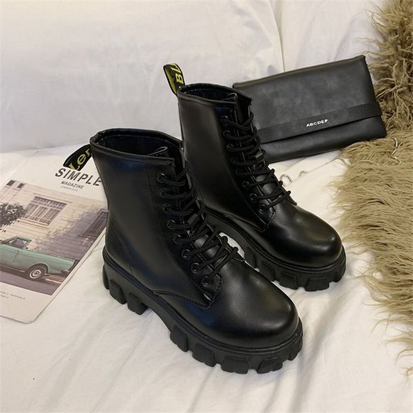 new fashion european style black ankle boots flats round toe black lace-up boots woman platform patent leather shoes
new fashion european style black ankle boots flats round toe black lace-up boots woman platform patent leather shoes
