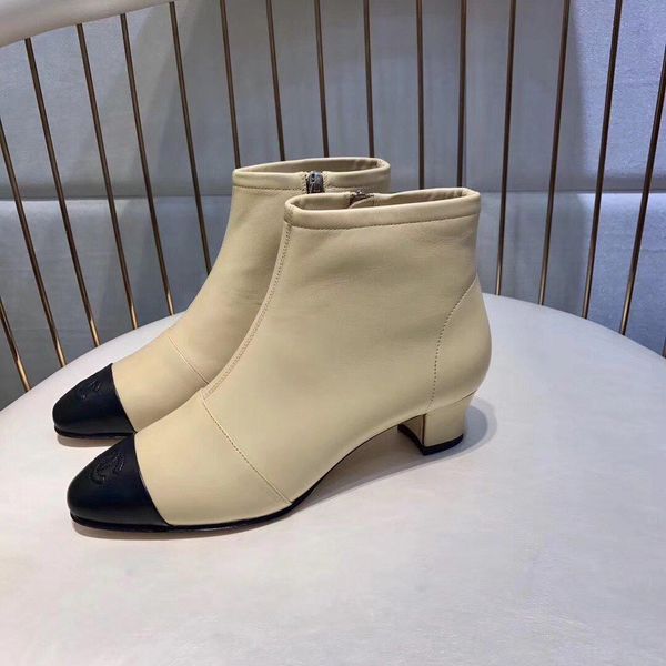 2020b new fashion thick-soled female british wind martin boots fashion wild lace short boots, original box packaging, size: 35-40
2020b new fashion thick-soled female british wind martin boots fashion wild lace short boots, original box packaging, size: 35-40