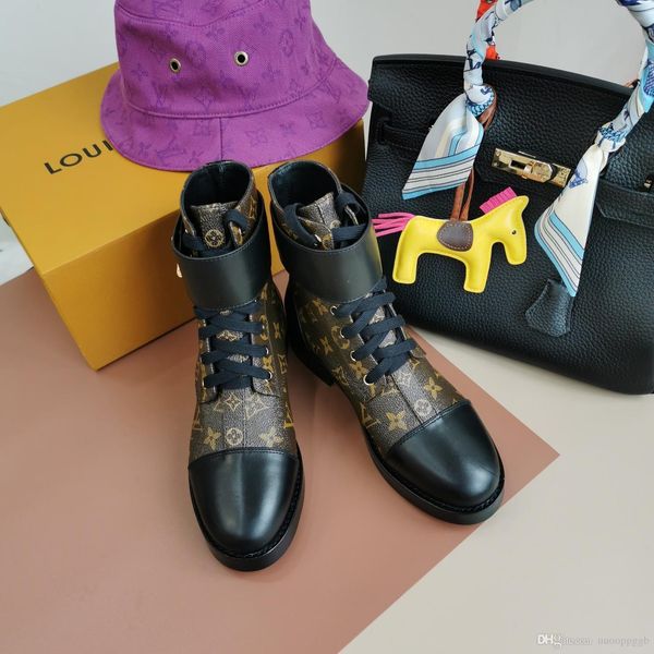 2020tt new ladies casual fashion short boots luxury ladies travel party shoes, leather material fast delivery original box packaging, Black
2020tt new ladies casual fashion short boots luxury ladies travel party shoes, leather material fast delivery original box packaging, Black