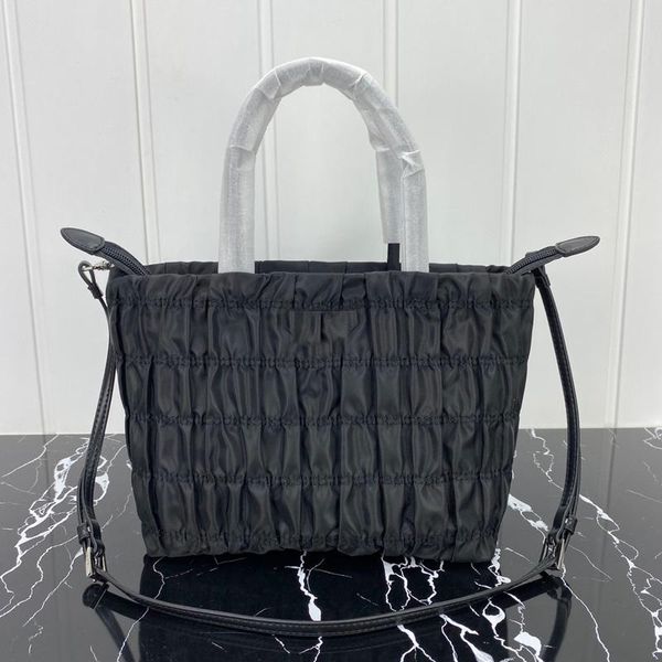 2020 luxury designer shopping bag tote bag luxury bag ladies handbag design retro style large capacity fashion wholesale
2020 luxury designer shopping bag tote bag luxury bag ladies handbag design retro style large capacity fashion wholesale