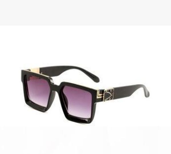 2019 new designer sunglasses brand glasses outdoor shades pc frame fashion classic luxury shiny sunglasses mirrors for men and women 222, White;black
2019 new designer sunglasses brand glasses outdoor shades pc frame fashion classic luxury shiny sunglasses mirrors for men and women 222, White;black