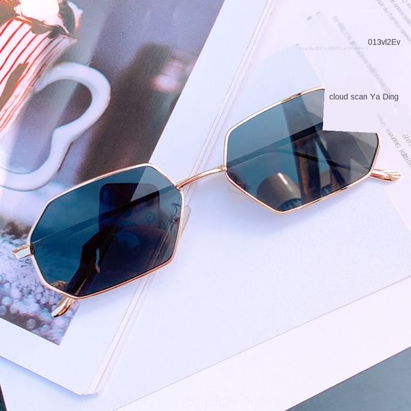 qi wei zhang tianai zhu yilong star sun matching personality small frame polygon fashion sun glasses women's stylish sunglasses men
qi wei zhang tianai zhu yilong star sun matching personality small frame polygon fashion sun glasses women's stylish sunglasses men